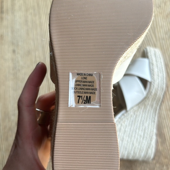 Women’s size 7.5 Soda cream color wedges - Picture 7 of 9